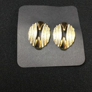 Classic French clip Ons